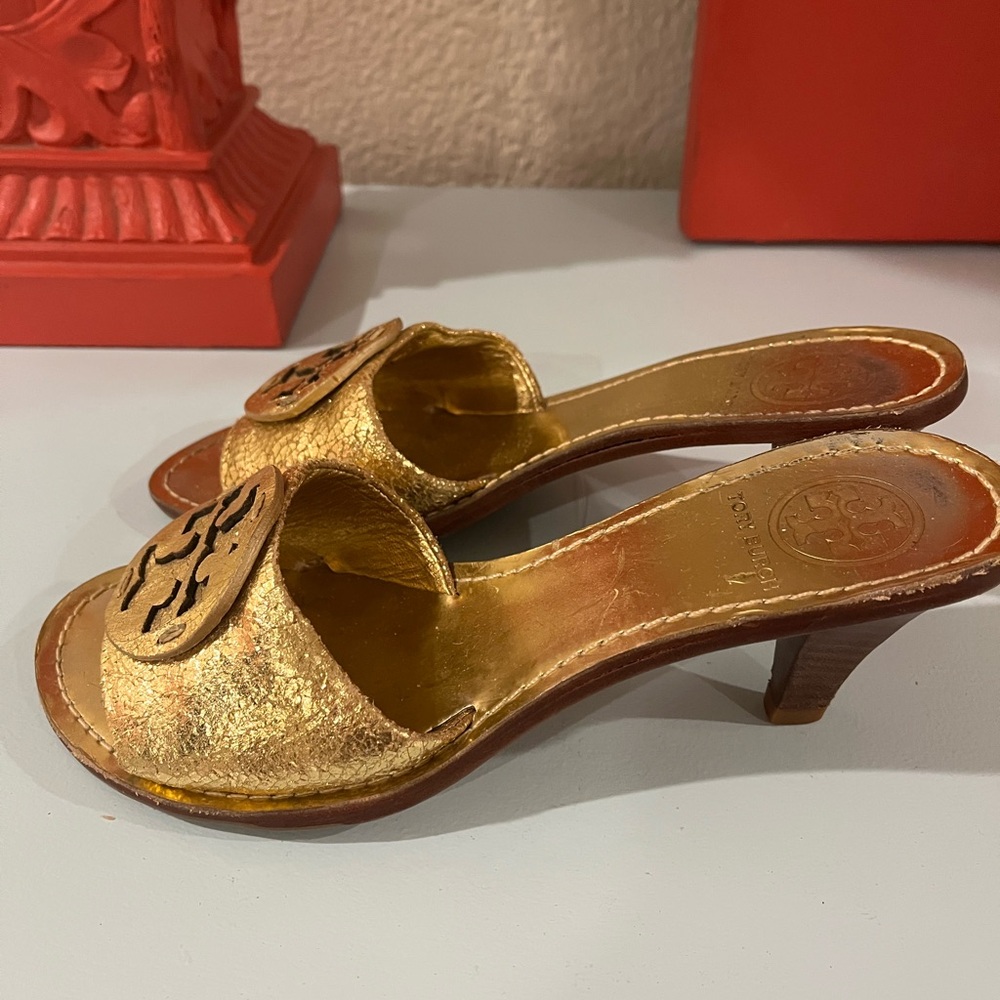Tory Burch Holly Miller Gold Slide Mules Size 6 - Picture 2 of 6